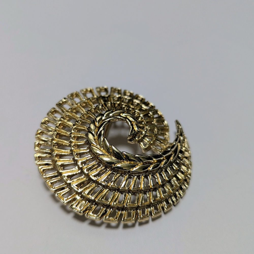 Vintage Sarah Coventry 1960s Gold Modernist Swirl Brooch Pin 2" MCM Canada - Picture 2 of 6